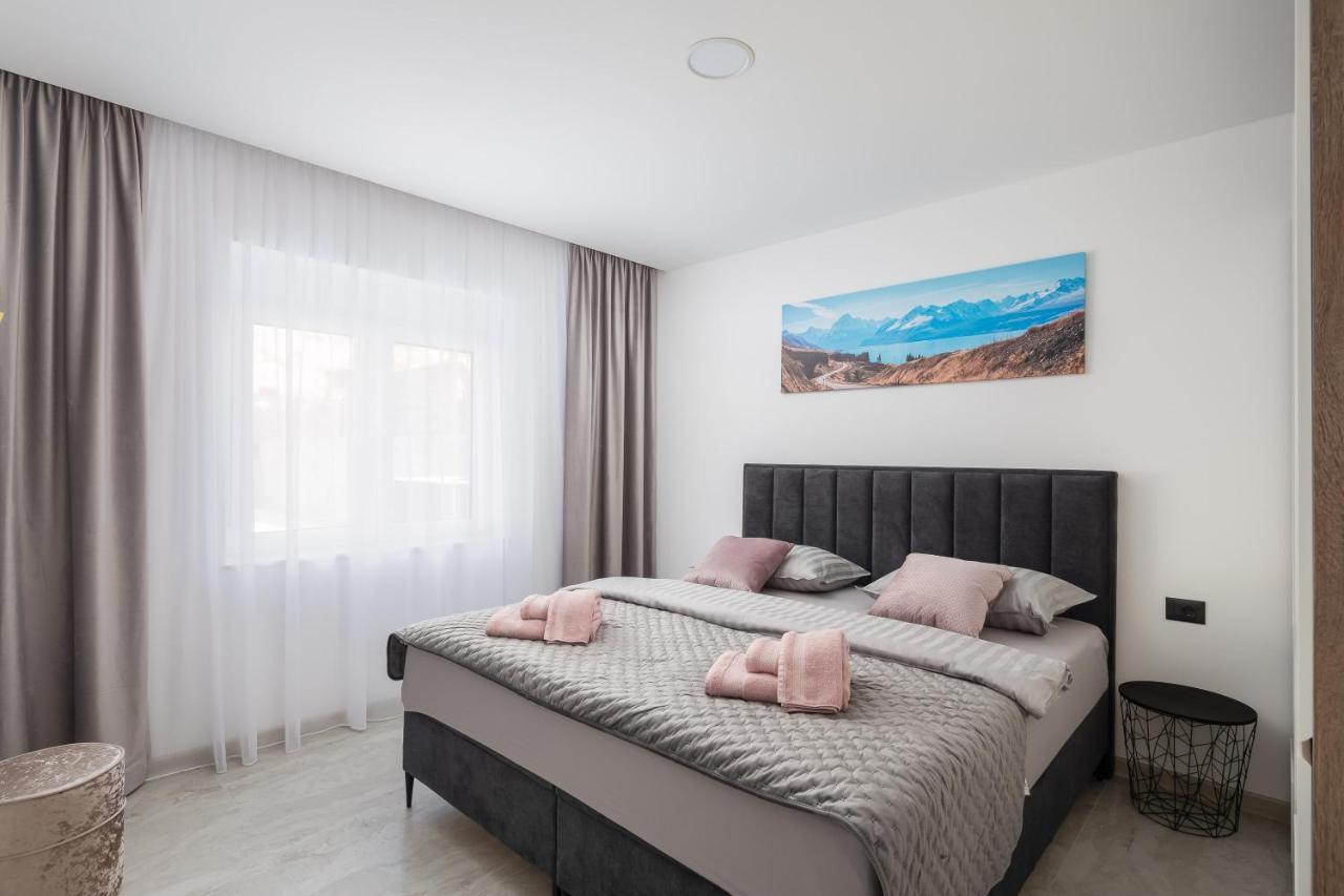 Luxury Apartment Lorena - Private Heated Pool - Jesenice  Buitenkant foto