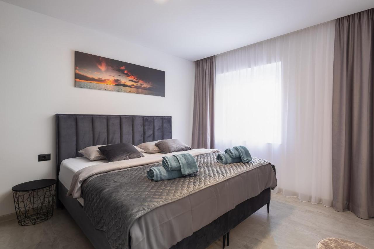 Luxury Apartment Lorena - Private Heated Pool - Jesenice  Buitenkant foto