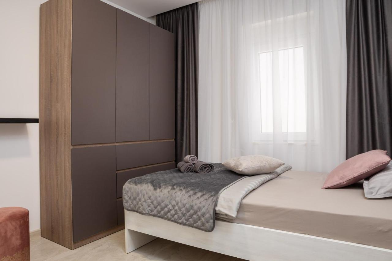 Luxury Apartment Lorena - Private Heated Pool - Jesenice  Buitenkant foto