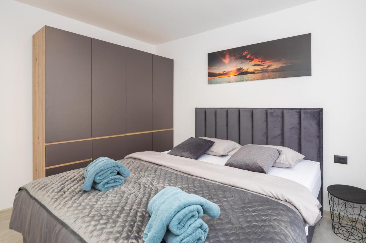 Luxury Apartment Lorena - Private Heated Pool - Jesenice  Buitenkant foto