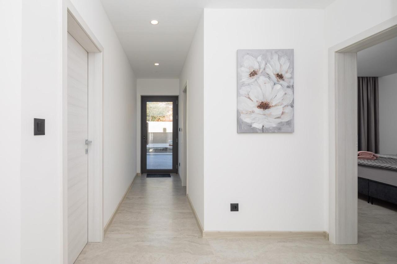 Luxury Apartment Lorena - Private Heated Pool - Jesenice  Buitenkant foto