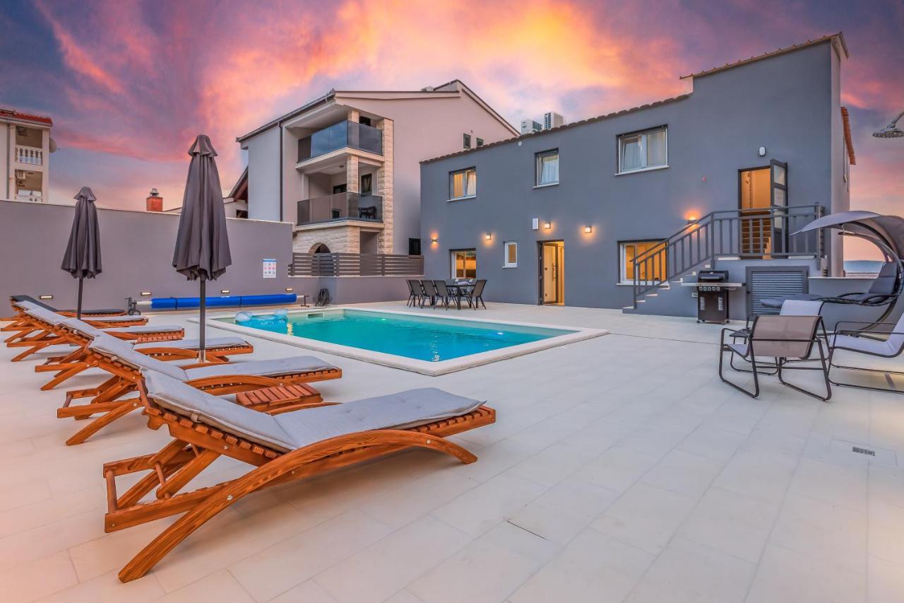 Luxury Apartment Lorena - Private Heated Pool - Jesenice  Buitenkant foto