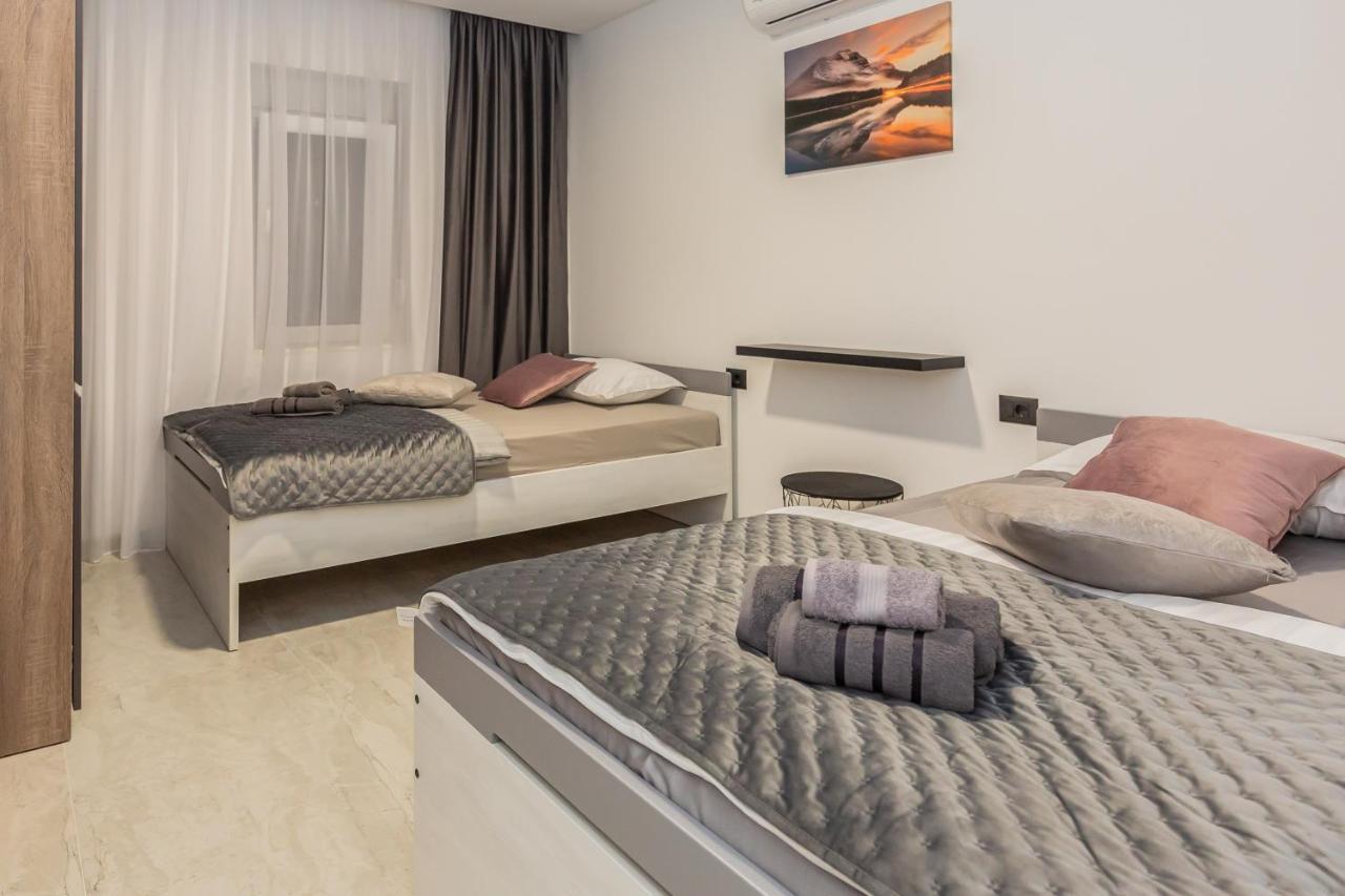 Luxury Apartment Lorena - Private Heated Pool - Jesenice  Buitenkant foto
