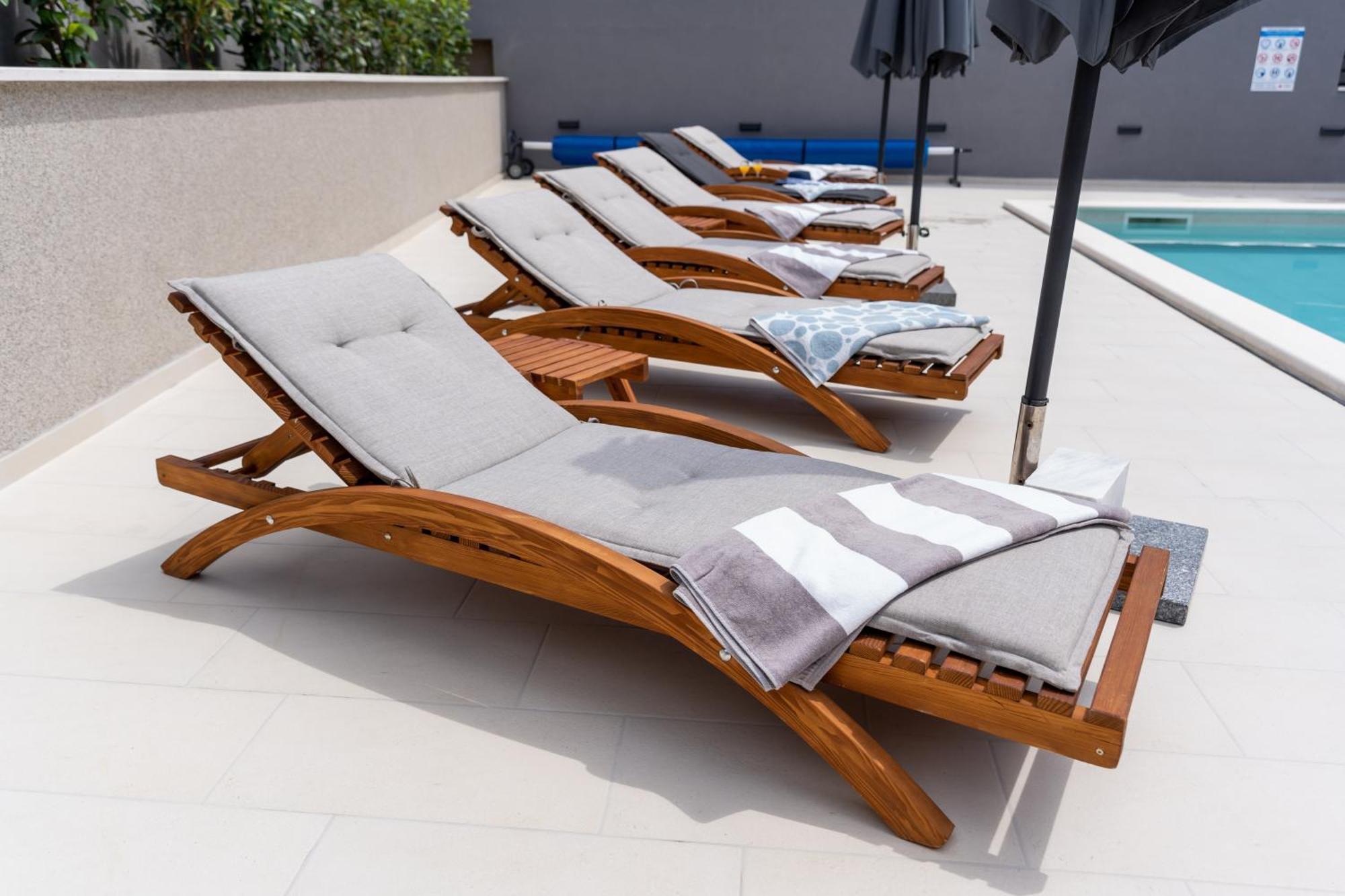 Luxury Apartment Lorena - Private Heated Pool - Jesenice  Buitenkant foto