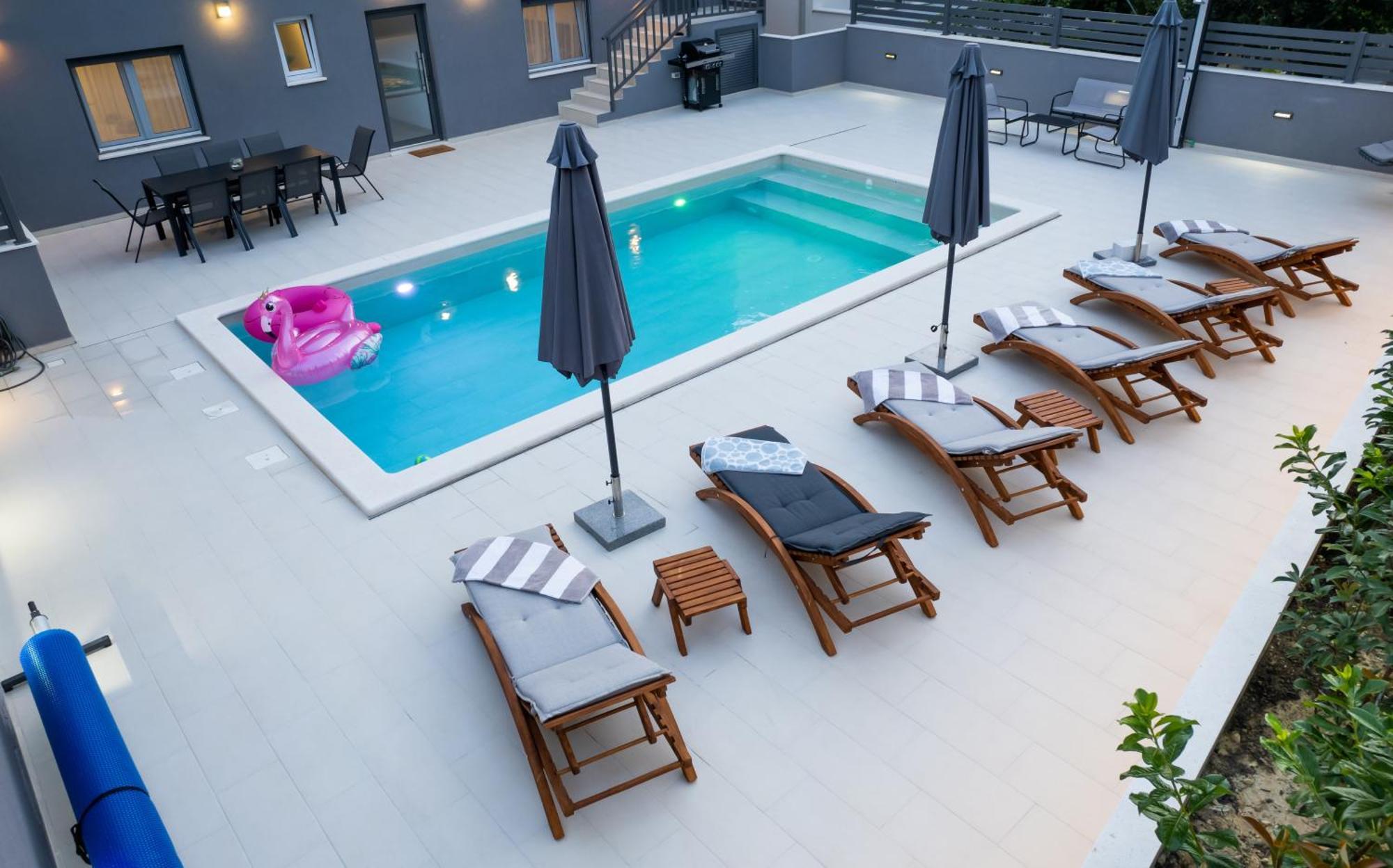 Luxury Apartment Lorena - Private Heated Pool - Jesenice  Buitenkant foto